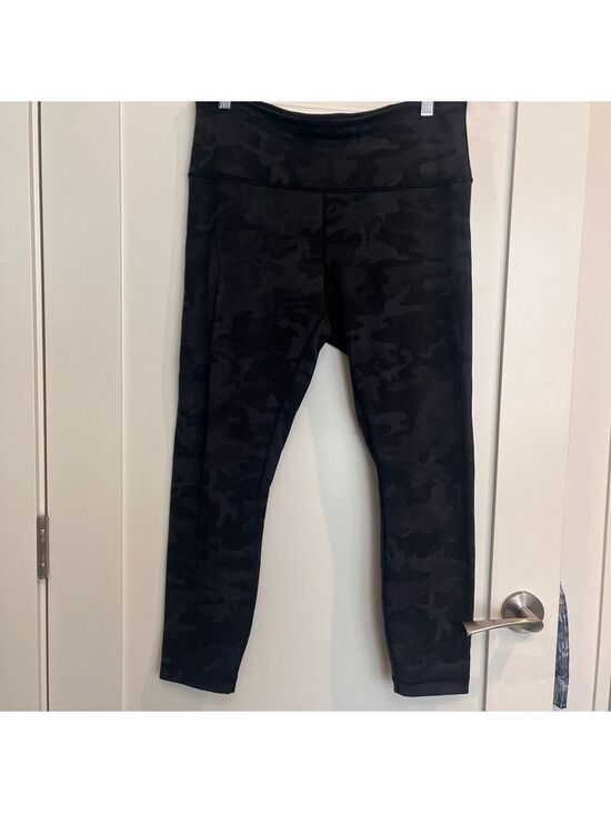 lululemon athletica Pants - Lululemon Black Camouflage Leggings